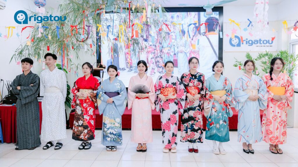 Học viên Arigatou trong tà áo Yukata